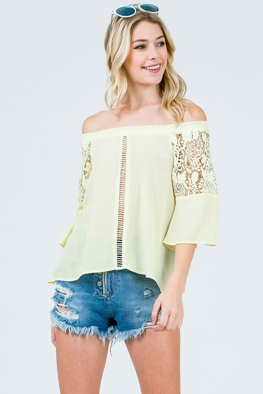 OFF SHOULDER TOP WITH LACE CONTRAST SLEEVES